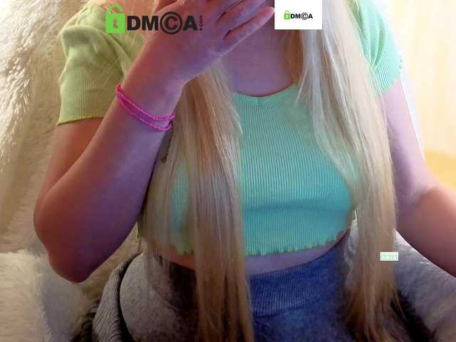 Vika-iz-Prostokvashino live cam on BongaCams
