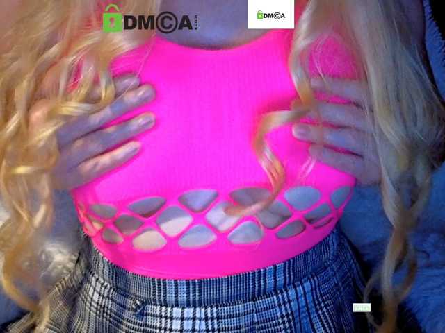 Vika-iz-Prostokvashino live cam on BongaCams