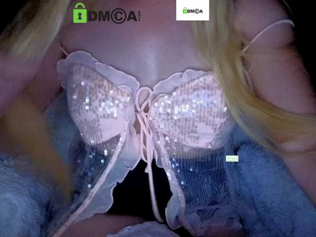 Vika-iz-Prostokvashino live cam on BongaCams
