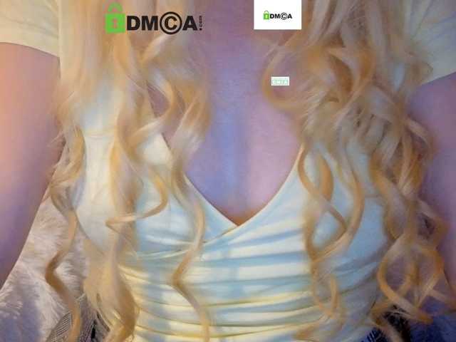 Vika-iz-Prostokvashino live cam on BongaCams
