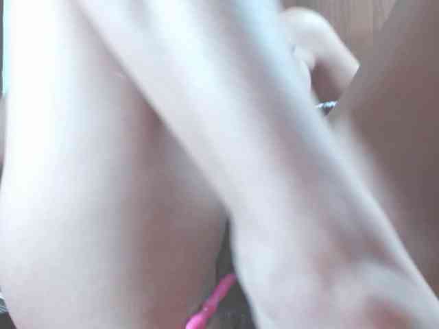 Model: Ivony22candle