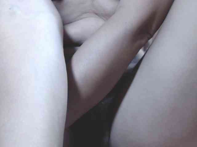 Ivony22candle webcam