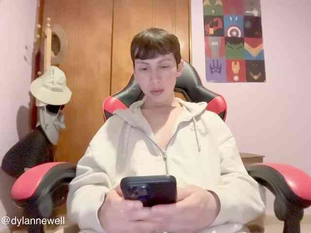 Dylan_3xhot