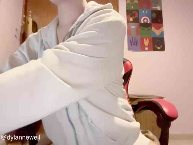 Dylan_3xhot