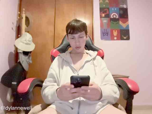 Dylan_3xhot