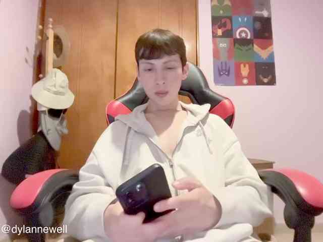 Dylan_3xhot