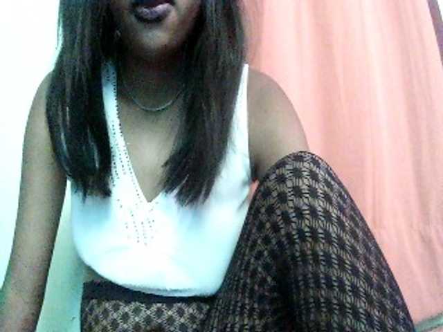 CheliaSexy live cam on BongaCams