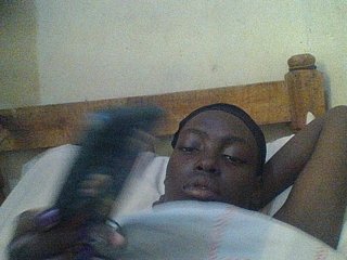 Petitepussy's Live Webcam