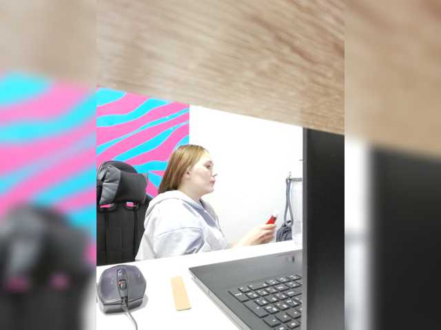 Kisa75 live cam on BongaCams