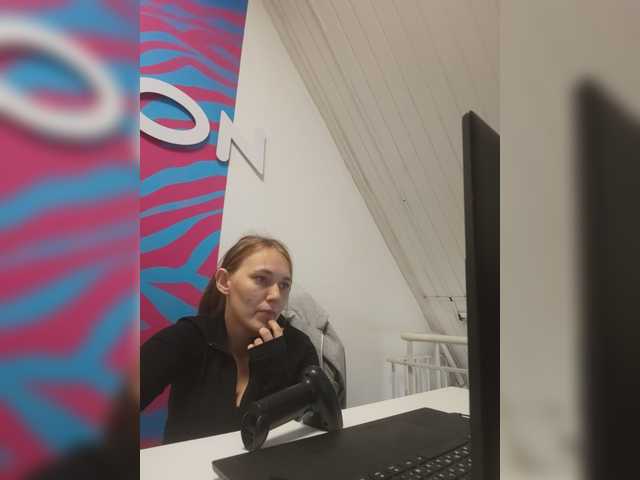 Kisa75 live cam on BongaCams