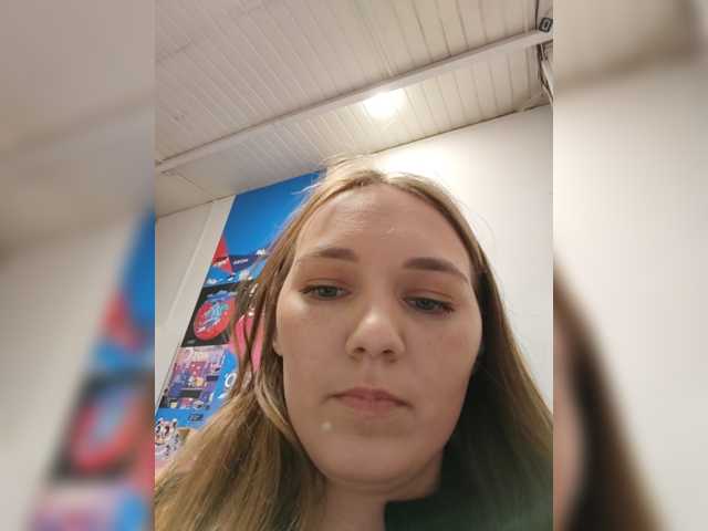 Kisa75 live cam on BongaCams