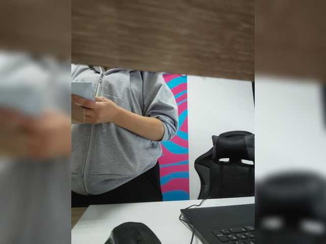 Kisa75 live cam on BongaCams