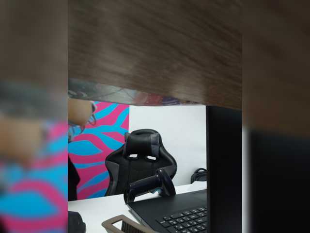 Kisa75 live cam on BongaCams