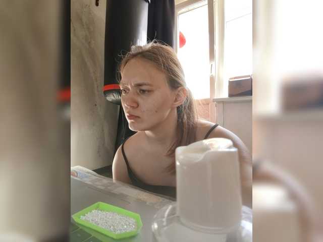 Kisa75 live cam on BongaCams