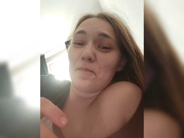 Kisa75 live cam on BongaCams