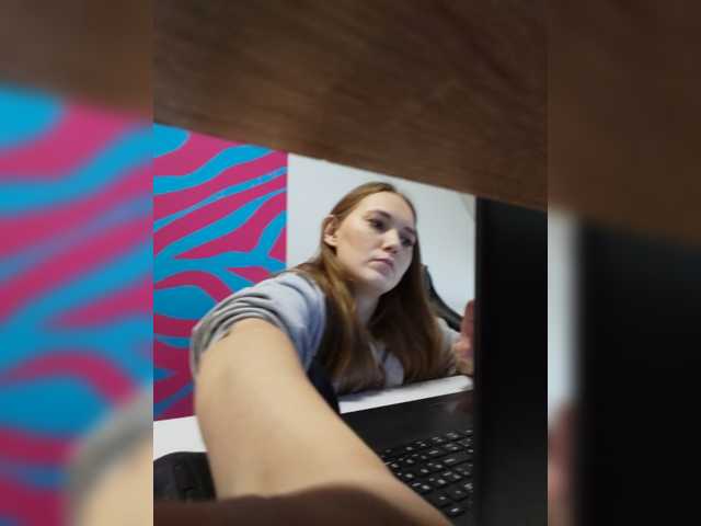 Kisa75 live cam on BongaCams