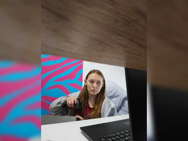 Kisa75 live cam on BongaCams