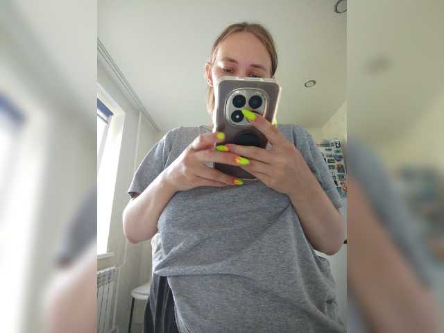 Kisa75 live cam on BongaCams