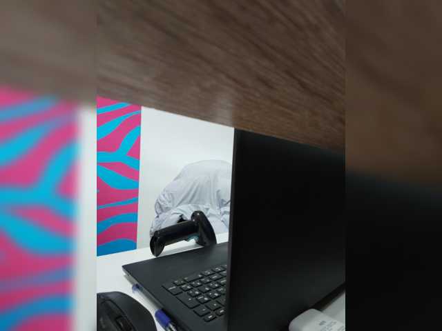 Kisa75, en directo ahora en BongaCams