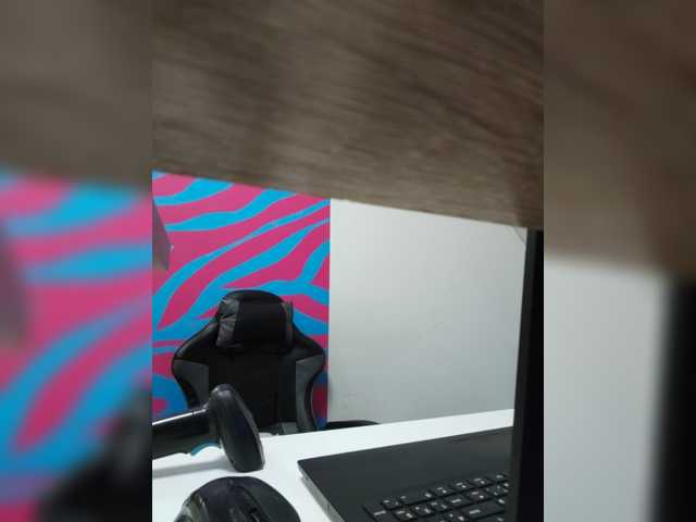 Kisa75 live cam on BongaCams