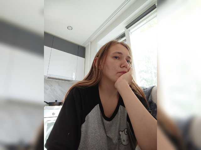 Kisa75 live cam on BongaCams