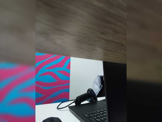 Kisa75 live cam on BongaCams