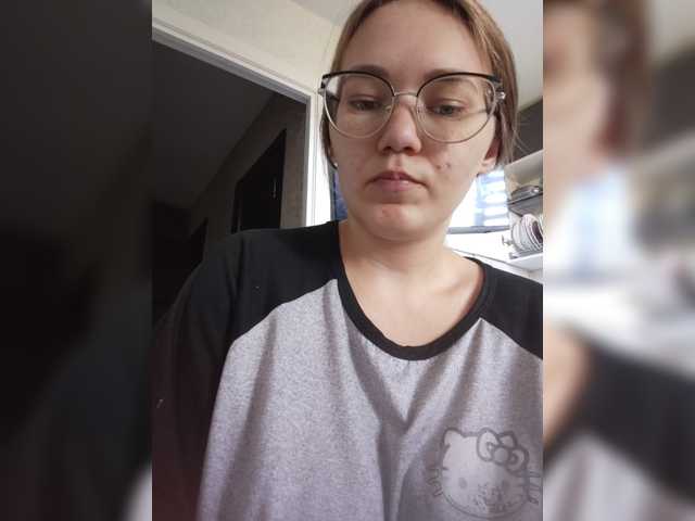 Kisa75 live cam on BongaCams