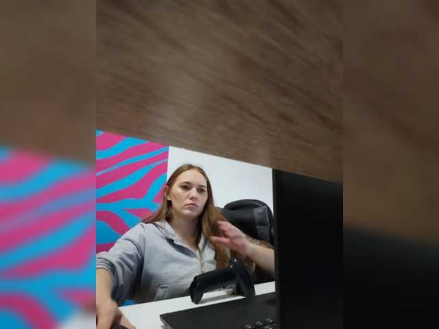 Kisa75 live cam on BongaCams