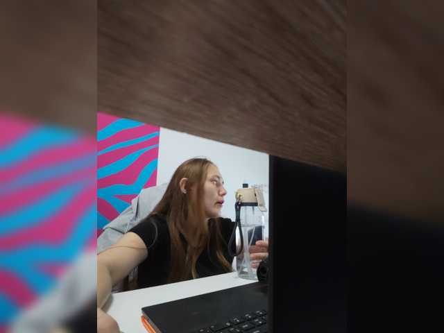 Kisa75, en directo ahora en BongaCams