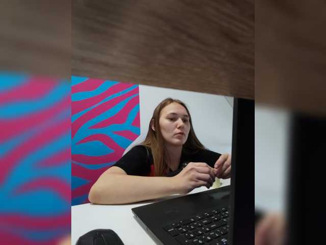 Kisa75 live cam on BongaCams