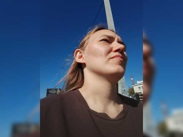 Kisa75 live cam on BongaCams