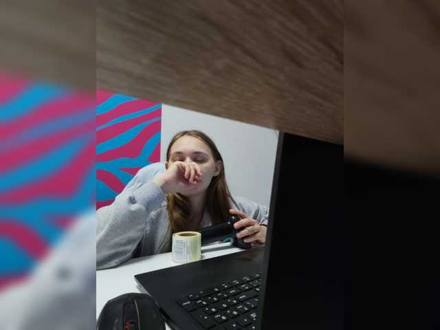 Kisa75 live cam on BongaCams