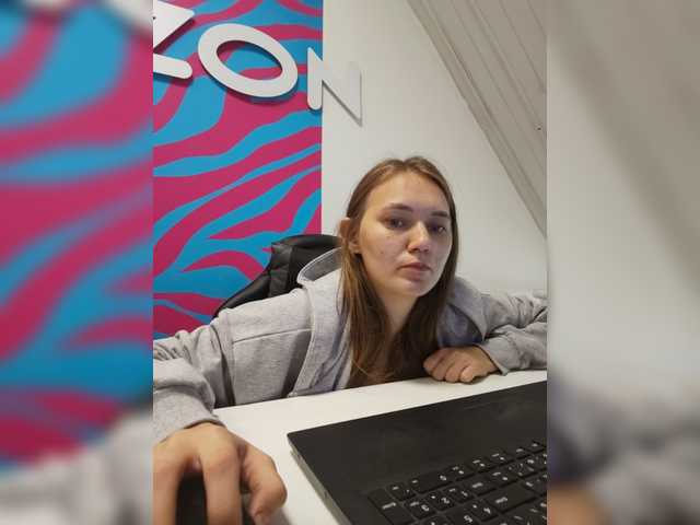 Kisa75 live cam on BongaCams