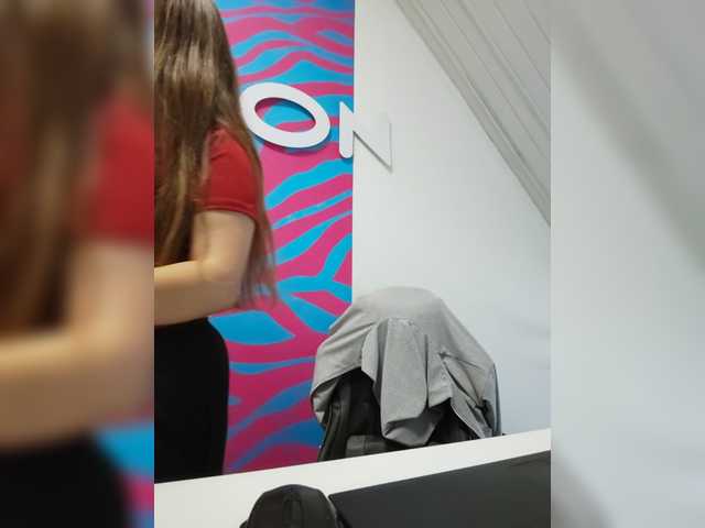 Kisa75 live cam on BongaCams