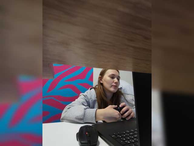 Kisa75 live cam on BongaCams