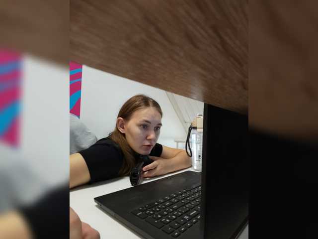 Kisa75, live now on BongaCams
