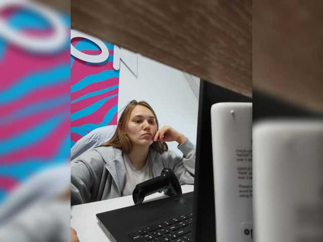 Kisa75 live cam on BongaCams
