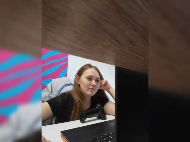 Kisa75, en directo ahora en BongaCams