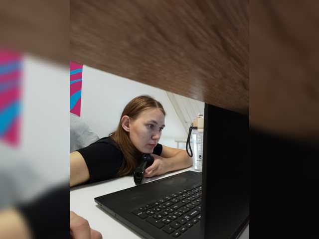 Kisa75, en directo ahora en BongaCams