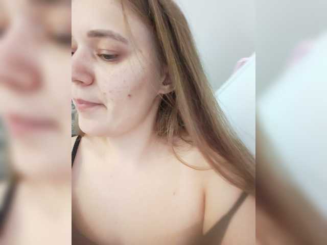 Kisa75 live cam on BongaCams