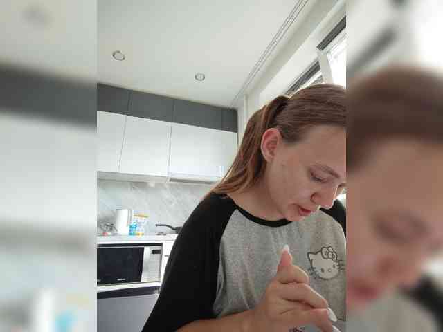 Kisa75 Live Webcam on BongaCams