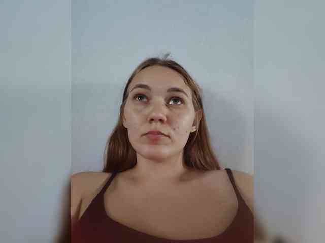 Модель: AlisaWyn