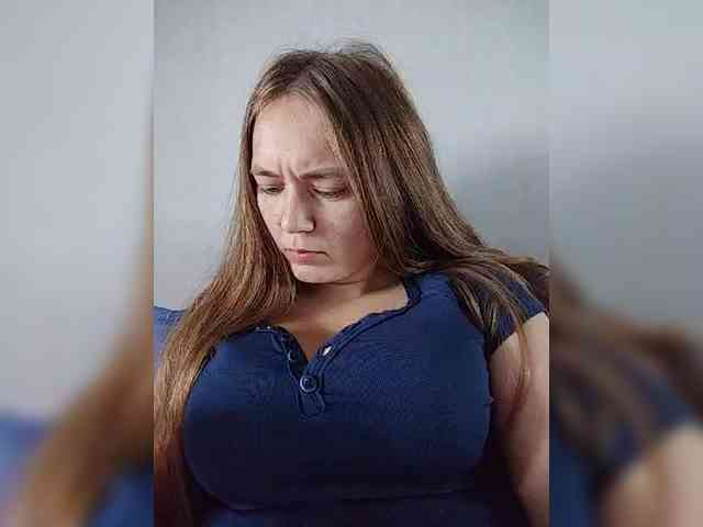 Kisa75 Sex Cam Show