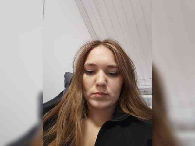 Модель: AlisaWyn