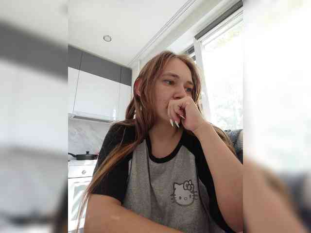 Kisa75 Live Webcam on BongaCams