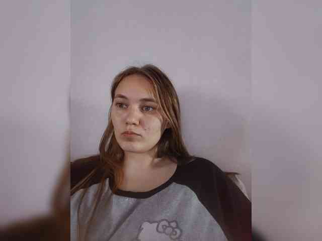 Модель: AlisaWyn