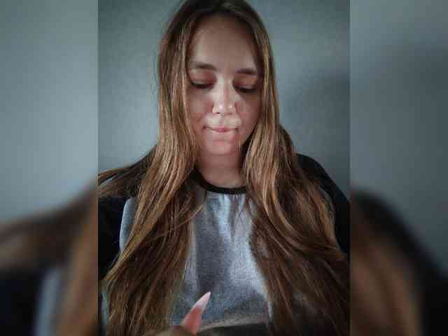 Модель: AlisaWyn