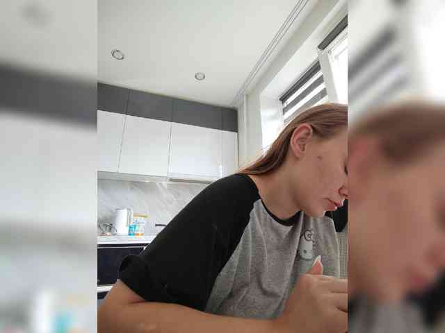 Kisa75 Live Webcam on BongaCams