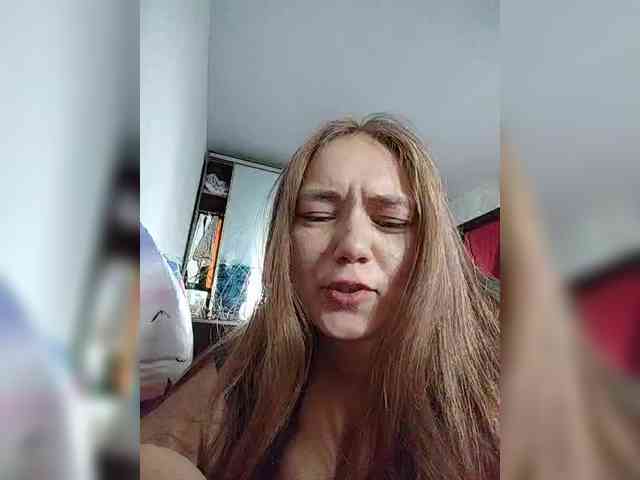 Kisa75 Sex Cam Show