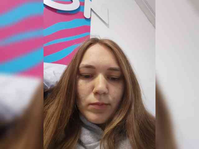 Модель: AlisaWyn